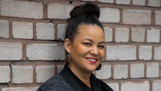 Lola Odusoga teki rahaa Miss Suomi -voitollaan – ”Syynäsin missien verotietoja!” 11-vuotiaana mallinuransa aloittanut Lola kruunattiin 18-vuotiaana Miss Suomeksi 1996.