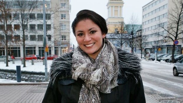 Muistatko?! Jasmin Mäntylä nousi julkisuuteen 14-vuotiaana! Tältä takavuosien kohukaunotar näytti silloin! Jasmin oli 14-vuotias voittaessaan Suomen mallikuningatar -kilpailun vuonna 1996.