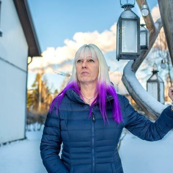 – Kerran taivaalla ei ollut tähden tähteä, mutta yhtäkkiä alkoi tuikkia yksi oikein iso, kirkas tähti. Mietin, että näinköhän Matti on tuolla. – Kerran taivaalla ei ollut tähden tähteä, mutta yhtäkkiä alkoi tuikkia yksi oikein iso, kirkas tähti. Mietin, että näinköhän Matti on tuolla.