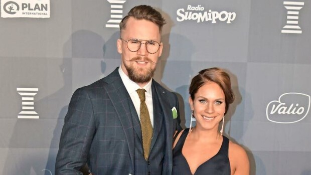 Kuva! Urheilijapariskunta Eevi Teittinen ja Teemu Packalén shoppailivat Dubaissa – ökyvaatteet jäivät kaupan hyllyyn! Teemu Packalen ja Eevi Teittinen shoppailivat Dubaissa.