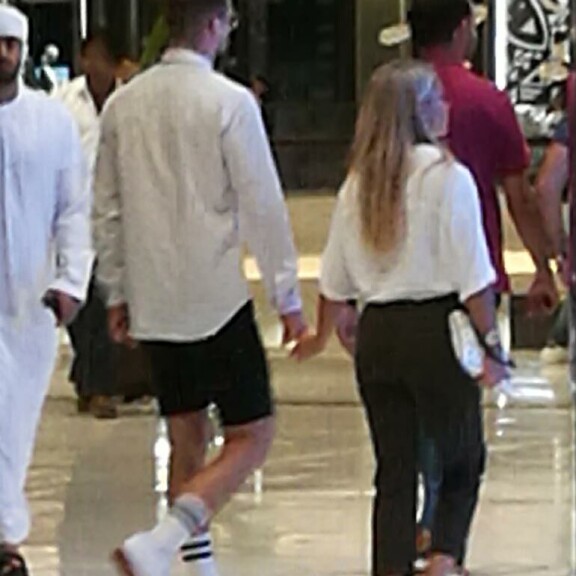 Kuva! Urheilijapariskunta Eevi Teittinen ja Teemu Packalén shoppailivat Dubaissa – ökyvaatteet jäivät kaupan hyllyyn! Eevi ja Teemu shoppailivat Dubaissa.