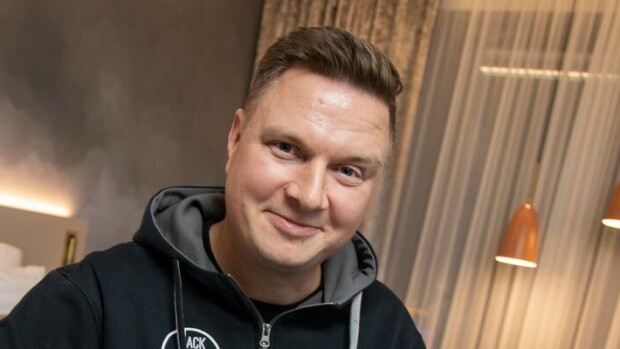 Tangokuningas Jukka Hallikainen sairastui vakavasti – ”Kärsin turhaan ja pitkään, ennen kuin tajusin hakea apua!” Jukka Hallikainen sairastui vakavasti.