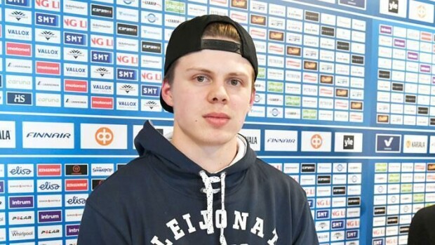 NHL-tähti Kasperi Kapanen deittailee näyttävää blondia - ex-naisystävä Paige Lorenze latasi täyslaidallisen somessa: Minä jätin, hän on roskaa, toivottavasti ei saa sukupuolitautia! kasperi kapanen