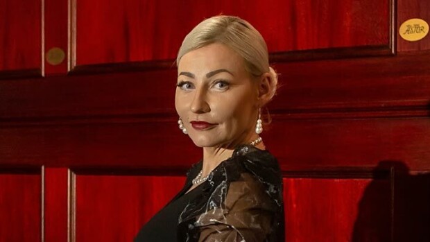 Tyrmäävä ex-kohukaunotar! Marika Fingerroos, 40, avautuu pohjalaismiesten lähentelyistä: ”Jos meikäläisen hameen alle alkaa ilman lupaa työntää kättä...” Marika Fingerroos avautuu miesten lähentelystä.