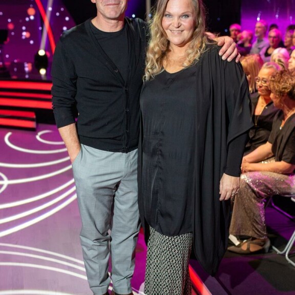 Nicke ja Raakel Lignell edustivat iloisina Tanssii tähtien kanssa -lähetyksessä sunnuntaina. – Kerran tuotantokaudessa pitää käydä huokailemassa täällä esityksiä! Nicke ja Raakel Lignell edustivat iloisina Tanssii tähtien kanssa -lähetyksessä sunnuntaina. – Kerran tuotantokaudessa pitää käydä huokailemassa täällä esityksiä!