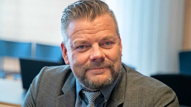Jari Sillanpään syöksykierre syvenee! Laulajan ökykämppä alennusmyynnissä! Jari Sillanpään syöksykierre syvenee.