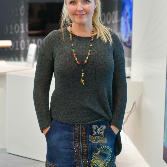 Mari Perankoski asuu sekä Helsingissä että Lappeenrannassa. – Nyt syksyllä on oltu enemmän Helsingissä, kesällä enemmän Lappeenrannassa. Kirjoilla olen Lappeenrannassa. Mari Perankoski asuu sekä Helsingissä että Lappeenrannassa. – Nyt syksyllä on oltu enemmän Helsingissä, kesällä enemmän Lappeenrannassa. Kirjoilla olen Lappeenrannassa.