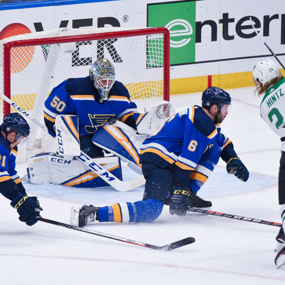 Roope Hintz otti viime keväänä Dallas Starsin komeasti reppuselkäänsä. Tänä syksynä tamperelaisen otteet ovat parantuneet entisestään. Roope Hintz otti viime keväänä Starsin reppuselkäänsä. Tänä syksynä otteet ovat parantuneet entisestään.