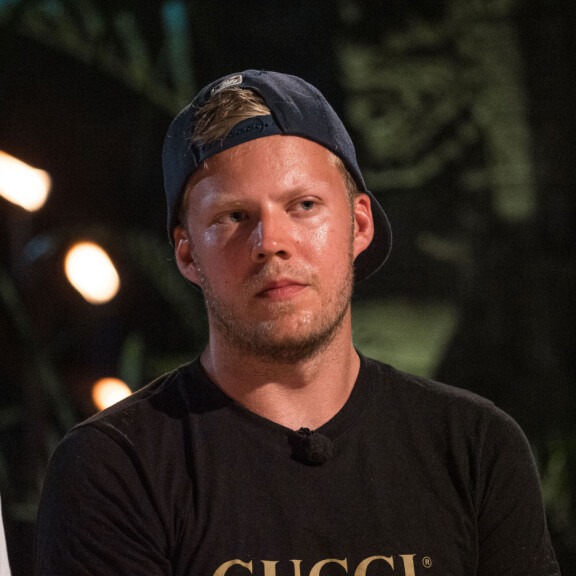 Temptation Island Suomi: Syvää mustasukkaisuutta avoimesta suhteesta huolimatta -  Santeri romuttuu Even seksivideosta: 'Se on sitä rajojen ylittämistä..!' tis-santeri