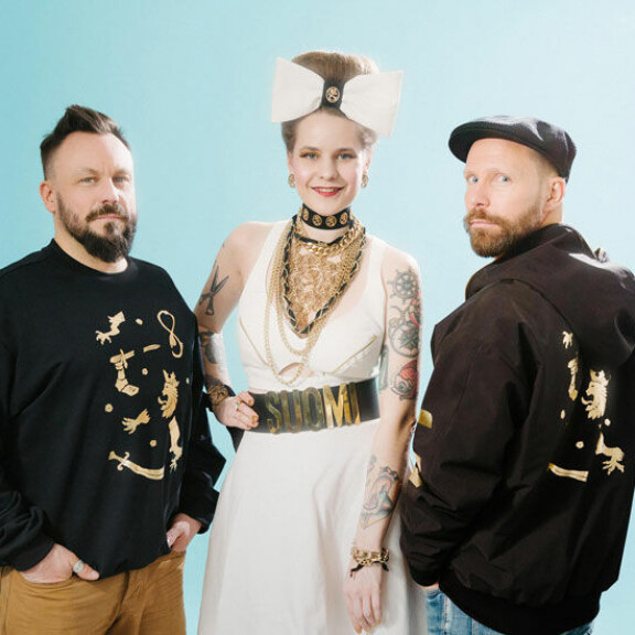 Riku Rantala ja Tunna Milonoff toimivat Inan toimittaman ja luotsaaman Ina <3 Suomi -ohjelman tuottajina. – Turvallisuutta käsittelevää jaksoa varten juttelin käsikirjoituksesta Rikun kanssa, joka on armeijahullu. Arvostan, että saan olla heidän tuotantoyhtiössään töissä. Riku Rantala ja Tunna Milonoff toimivat Inan toimittaman ja luotsaaman Ina <3 Suomi -ohjelman tuottajina. – Turvallisuutta käsittelevää jaksoa varten juttelin käsikirjoituksesta Rikun kanssa, joka on armeijahullu. Arvostan, että saan olla heidän tuotantoyhtiössään töissä.