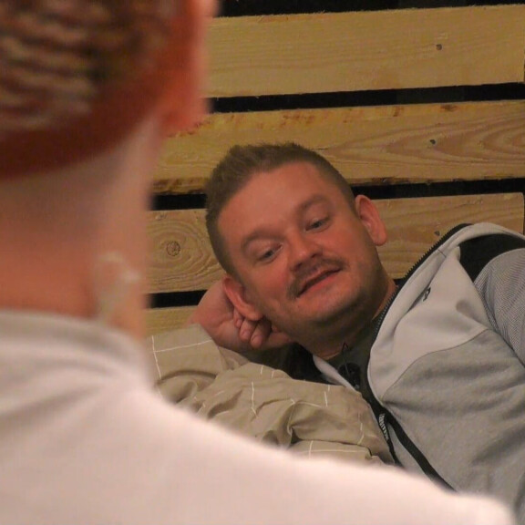 Big Brother -talossa tunnustuksia perhesuhteista - Kimmo raivoistui äidilleen: 'Mua ei vi**uakaan kiinnosta sun mielipide!' kimmo