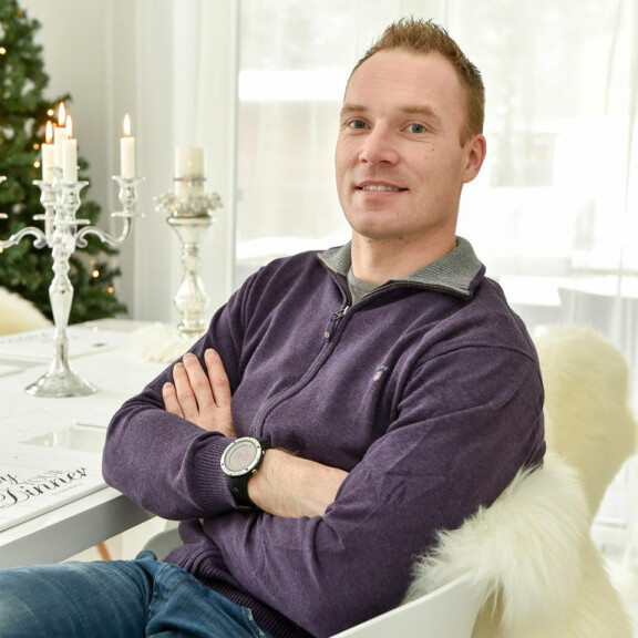 Jari-Matti kertoi häiden perumisesta julkaisemalla tiedotteen viime perjantaina. Jari-Matti kertoi häiden perumisesta julkaisemalla tiedotteen viime perjantaina.