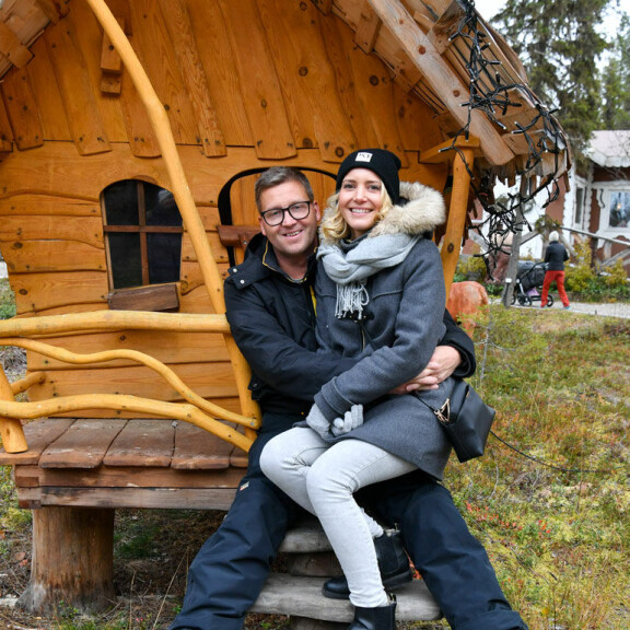 Koulu on ottanut hyvin vastaan Marian julkisuuden. – Opettajanhuoneen pöydälle ilmestyy välillä lehtiä, joiden kansissa olemme Janin kanssa. Linnan juhlien jälkeen puolestaan ekaluokkalainen tuli kertomaan, kuinka oli nähnyt minut tv:ssä. Hän oli täpinöissään. Koulu on ottanut hyvin vastaan Marian julkisuuden. – Opettajanhuoneen pöydälle ilmestyy välillä lehtiä, joiden kansissa olemme Janin kanssa. Linnan juhlien jälkeen puolestaan ekaluokkalainen tuli kertomaan, kuinka oli nähnyt minut tv:ssä. Hän oli täpinöissään.