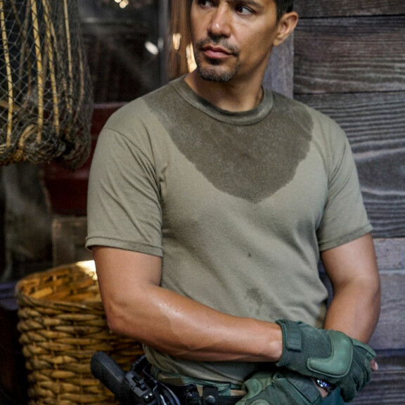 Jay Hernandez astui isoihin saappaisiin hypätessään tunnetun kasarisarjan päärooliin. Jay Hernandez astui isoihin saappaisiin hypätessään tunnetun kasarisarjan päärooliin.