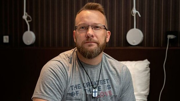 Big Brotherin evankelista-Ville paasaa uskonnoista - tulilinjalla katolilaisuus: Se on porttokirkko! bb