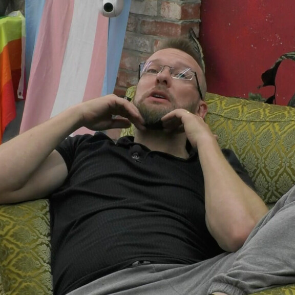 Usko koetuksella! Big Brotherin evankelista-Ville avautui kokemuksistaan DTM-homobaarissa - Kristian riemastui: 'Ettet ole koskaan herännyt mul**u per***ssä?' bb-ville