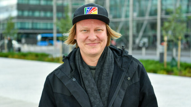 Haluatko miljonääriksi? -juontaja Jaajo Linnonmaa testasi Seiskan kiperän tietovisan! Jaajo Linnonmaa testasi Seiskan tietovisan.
