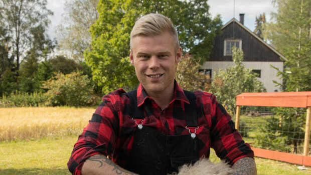 ”En kadu sekuntiakaan!” Tangokuningas Aki Samulilla mullistusten vuosi! Aki Samuli hankki maatilan.