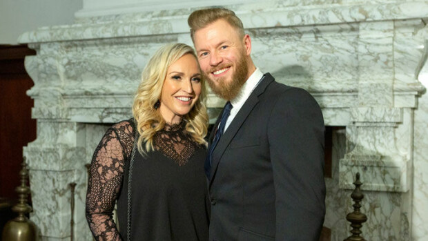 Hyvinvointibisneksen kuningatar Jutta Larm hehkuttaa Juha-rakastaan – ”Ihan mahtavat naimakaupat!” Juha Larm hehkuttaa vaimonsa bisneksiä.