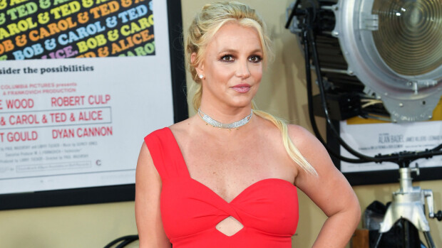 Britney Spears nähdään oikeussalissa: äiti vaatii edunvalvontasopimuksen purkamista, isä-Jamie vältti syytteen lapsen pahoinpitelystä! Britney