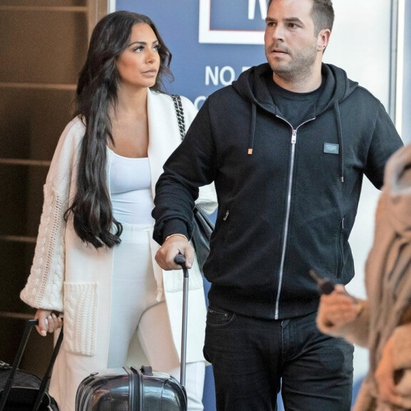 Niko vangittiin samaan aikaan avopuolisonsa Sofia Belórfin kanssa. Niko vangittiin samaan aikaan avopuolisonsa Sofia Belórfin kanssa.