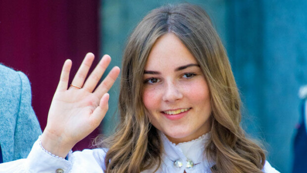 Tuleva kuningatar ripille! Kummitäti vei huomion Norjan prinsessa Ingridin juhlissa – kuva! Prinsessa pääsi ripille.
