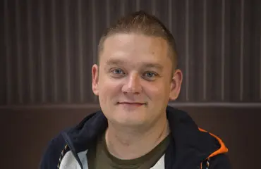 Hiljainen BB-Kimmo paljastaa - baarireissujen jälkeen legendaariseen pornokauppaan: "Siellä on todella hc-meininki, glory hole ja cruising area"