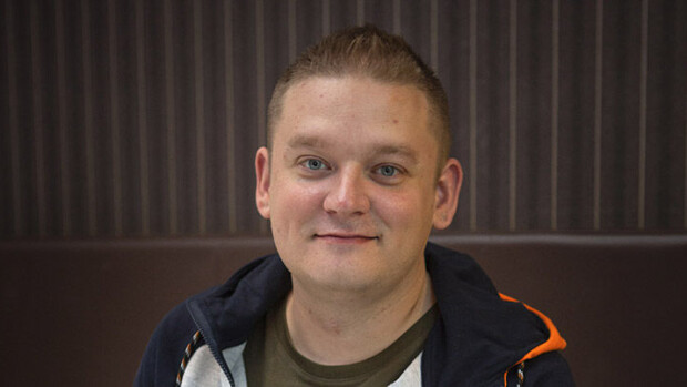 Hiljainen BB-Kimmo paljastaa - baarireissujen jälkeen legendaariseen pornokauppaan: 'Siellä on todella hc-meininki, glory hole ja cruising area' bb-kimmo