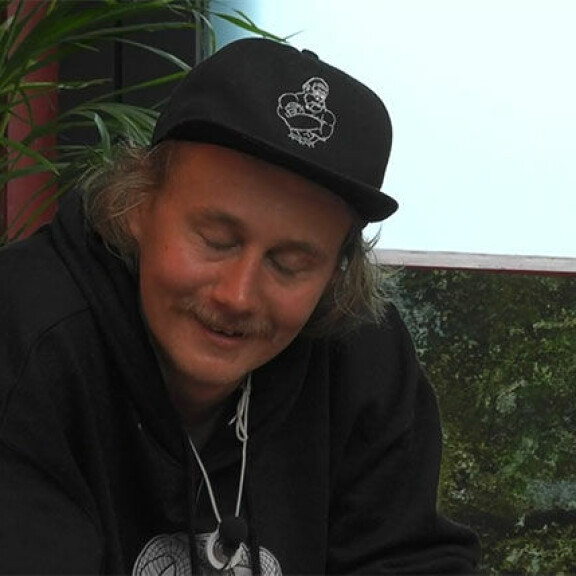 ”Ei s***ana!” Big Brother -Kristian kyllästyi evankelista-Villen jumalallisiin puheisiin: ilme kertoo kaiken - kuvat! BB-Kristian