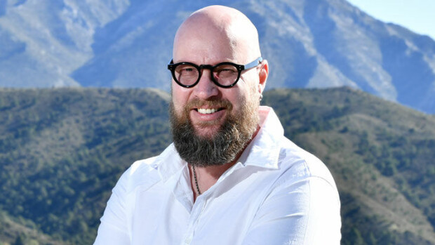 Seiskan kirjailijavertailu paljastaa! Juha Vuorisen bisnes teki tappiota – puolen miljoonan sijoitukset turvana! Juha Vuorisen firma teki tappiota.