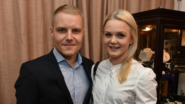 Kuva! Valtteri Bottas juhli synttäreitään pikkutunneille – formulatähti sähköpotkulautaili Emilia-vaimonsa kanssa seuraavana päivänä! Valtteri ja Emilia Bottas sähköpotkulautailivat.