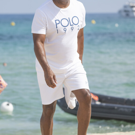 60-vuotisjuhliaan viettänyt Earvin 'Magic' Johnson edusti koko NBA-uransa Los Angeles Lakersia. 206-senttistä pelintekijää pidetään yhtenä kaikkien aikojen korislegendana. 60-vuotisjuhliaan viettänyt Earvin 'Magic' Johnson edusti koko NBA-uransa Los Angeles Lakersia. 206-senttistä pelintekijää pidetään yhtenä kaikkien aikojen korislegendana.