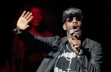 Uhkarohkeaa - lapsipornosyytteet saanut R. Kelly viruu eristyksissä: haluaa normaalien vankien joukkoon!
