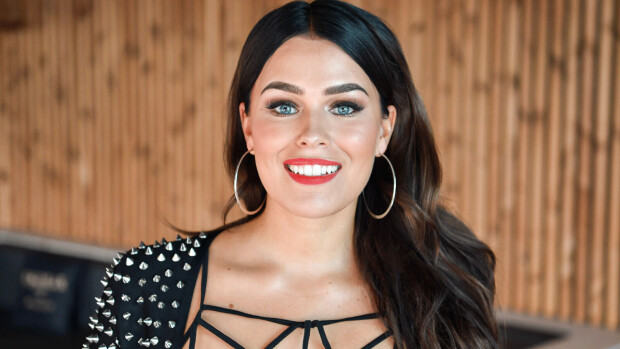 Suomen kaunein auringonpalvoja? Sara Siepin uskomaton vartalo minimaalisissa bikineissä sai somen sekaisin - tunnissa tuhansia tykkäyksiä! Sara Sieppi.