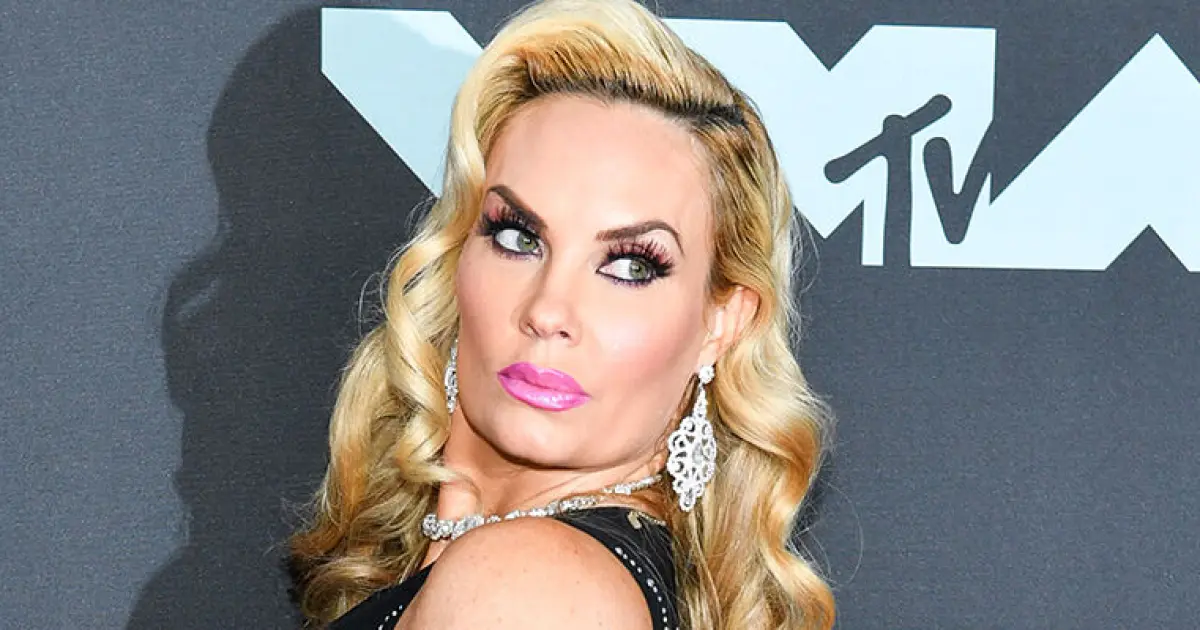 Illan kuvatuin seksipommi? Coco Austin vilautti alapäänsä VMAgaalan
