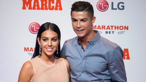 Cristiano Ronaldon tyttöystävä kertoo: näin hän pitää kipinän yllä makuuhuoneessa! Rodriguez ja Ronaldo ovat olleet yhdessä vuodesta 2016.
