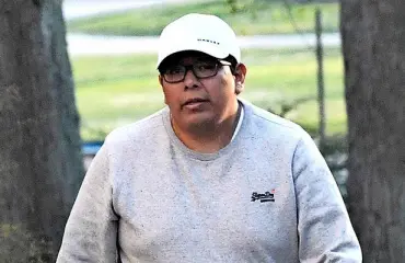 Kääk! Miljoonaperijä Max Aminoffin hätkähdyttävän ökymersun verot maksamatta – kuva autosta!