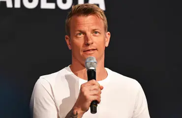 Kääk! Kimi Räikkönen rikkoi kieltoa motocross-kisassa – katso kuva!