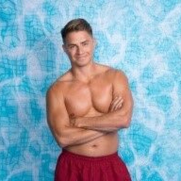 Tässä ovat Love Islandin alkavan kauden hahmot - he astelevat ensimmäisinä luksusvillaan Espanjassa! xx