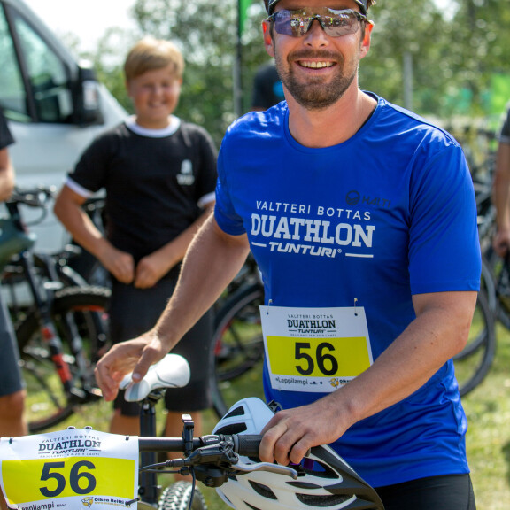 Mikko Leppilampi oli hänkin aivan naatti Bottaksen duathlon-kisan jälkeen. – En olisi pystynyt puristamaan yhtään enempää. Mikko Leppilampi oli hänkin aivan naatti Bottaksen duathlon-kisan jälkeen. – En olisi pystynyt puristamaan yhtään enempää.