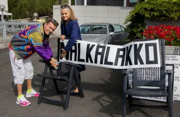 Jari ja Marketta uhkaavat henkensä vakuutusriidan takia – aloittavat nälkälakon ja lopettavat dialyysihoidot, ellei korvauksia tule: ”Ilman hoitoja elinaikani on 1-2 viikkoa!” 