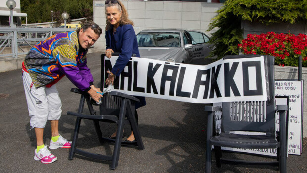 Jari ja Marketta uhkaavat henkensä vakuutusriidan takia – aloittavat nälkälakon ja lopettavat dialyysihoidot, ellei korvauksia tule: ”Ilman hoitoja elinaikani on 1-2 viikkoa!” Hautakorvet