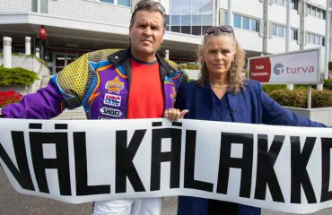 Dialyysipotilas Jari Hautakorpi ja Marketta-vaimo menevät viikoiksi nälkälakkoon – syynä raju vakuutussota kolarista: ”Olemme valmiita kuolemaan!”