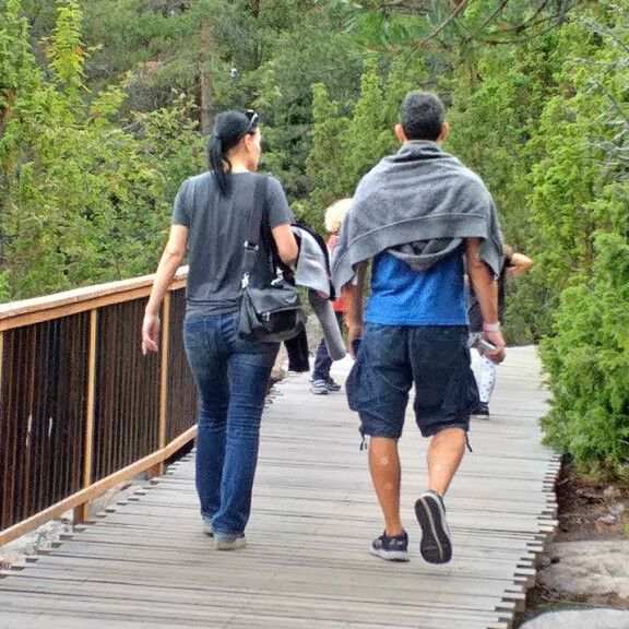 Ooh! Tarja Turunen vieraili Muumimaailmassa perheensä kanssa: aviomies myrtsinä – kuva! Tarja Turunen