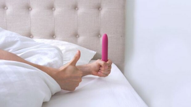 Kättä pidempää peliin! Seksikolumnistin kadoksissa ollut iso O löytyi lelujen avulla! Seksilelut auttoivat naista.