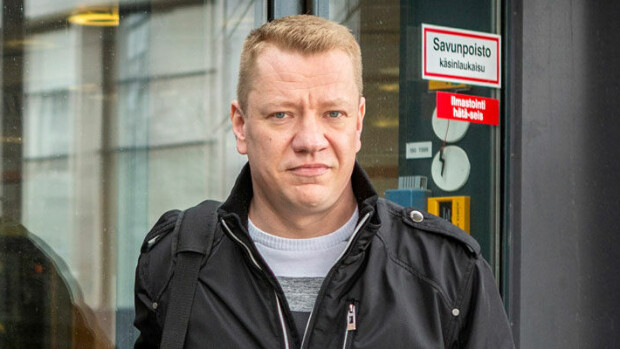 Veljekset oikeuteen! Yölintu-yhtyeestä erotettu Matti Silmu vaatii Simo-veljeltään 60 000 euroa – asianajaja: ”Heidän välinsä ovat pahasti tulehtuneet!” Matti Silmu vaatii veljeltään korvauksia.