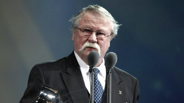 Nostalgiset kuvat! Viikko sitten menehtynyt keihäslegenda Jorma Kinnunen lennätti keppiä hurjiin lukemiin! Jorma Kinnunen on keihäslegenda.