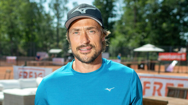 ”Haluaisin hyvät bileet erikoisessa paikassa!” Kiekkolegenda Teemu Selänne suunnittelee yhteisiä 50-vuotisjuhlia Paavo-veljensä kanssa Teemu Selänne pohtii synttäreitään.