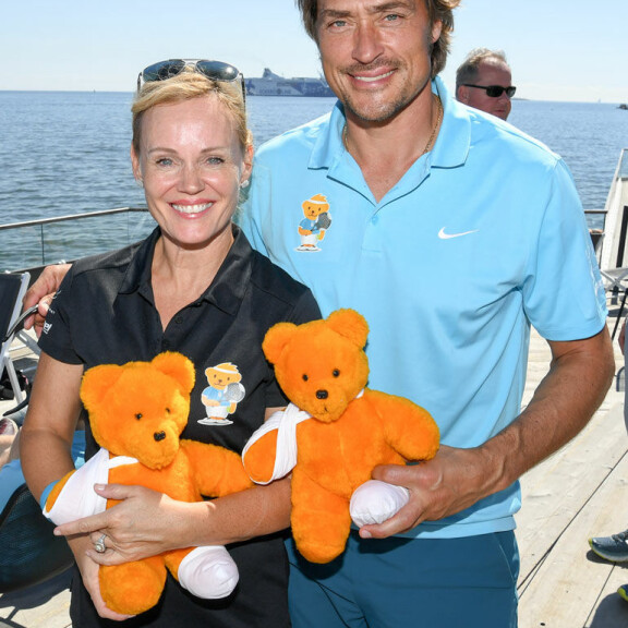 Teemu ja Sirpa ovat pitäneet yhtä 30 vuoden ajan. Teemu ja Sirpa ovat pitäneet yhtä 30 vuoden ajan.