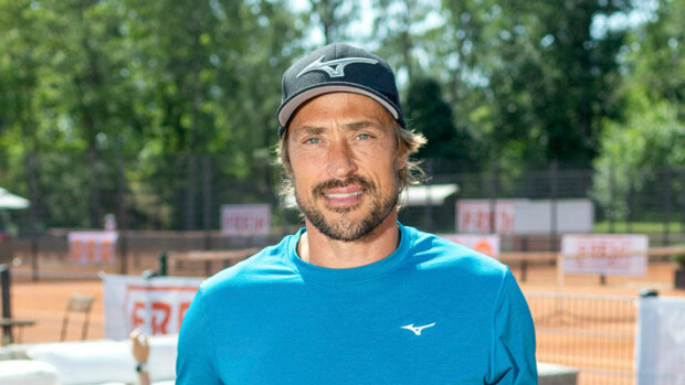 Kiekkolegenda Teemu Selänteeltä salaperäinen vihje: ”Pitää tutkia, miten voisin olla Jokereissa mukana!” Teemu Selänne pohtii Jokereita.